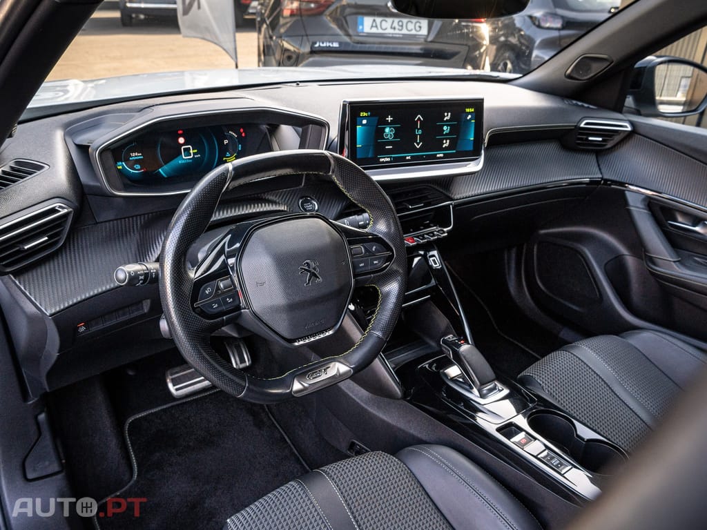 Peugeot E-2008 50 kWh GT