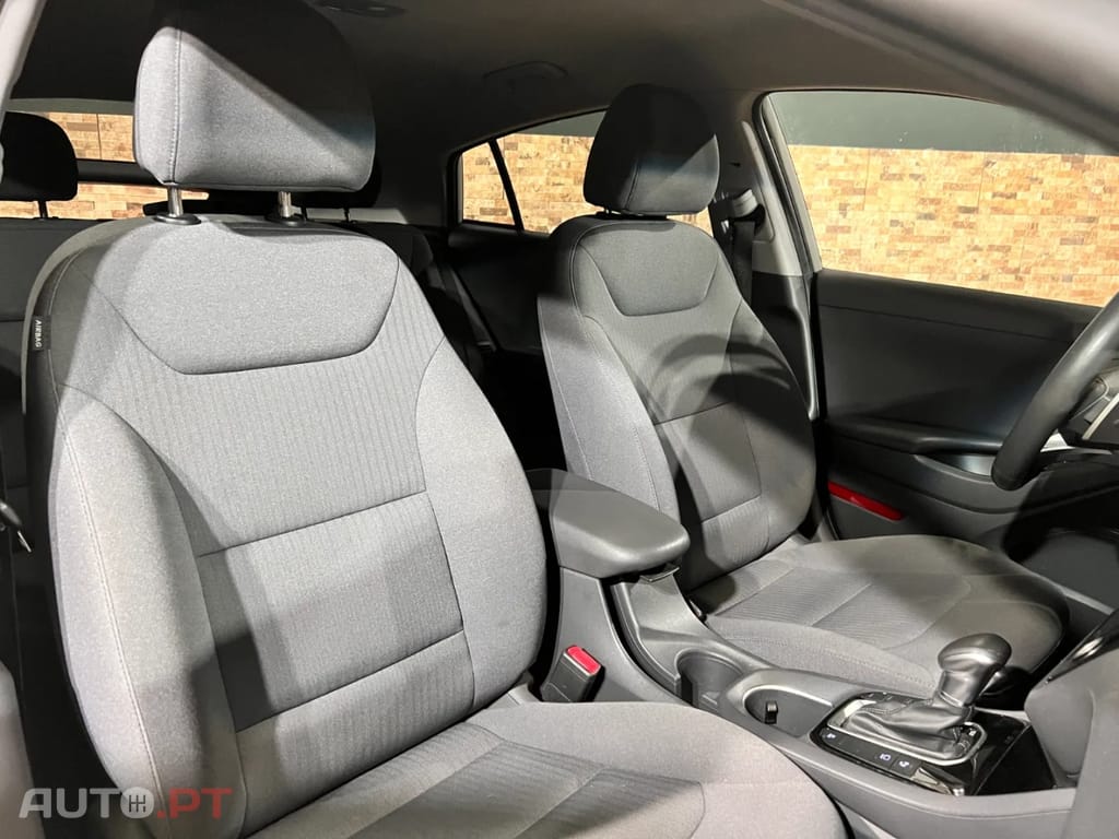 Hyundai Ioniq 1.6 GDI PHEV