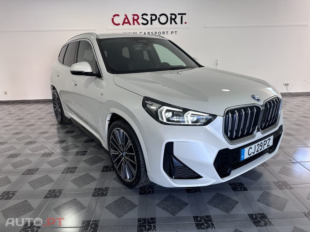 BMW iX1 xDrive30 Pack Desportivo M Pro