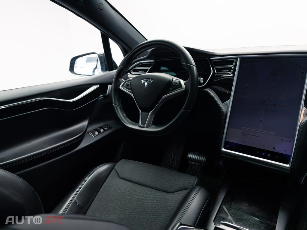 Tesla Model X 75