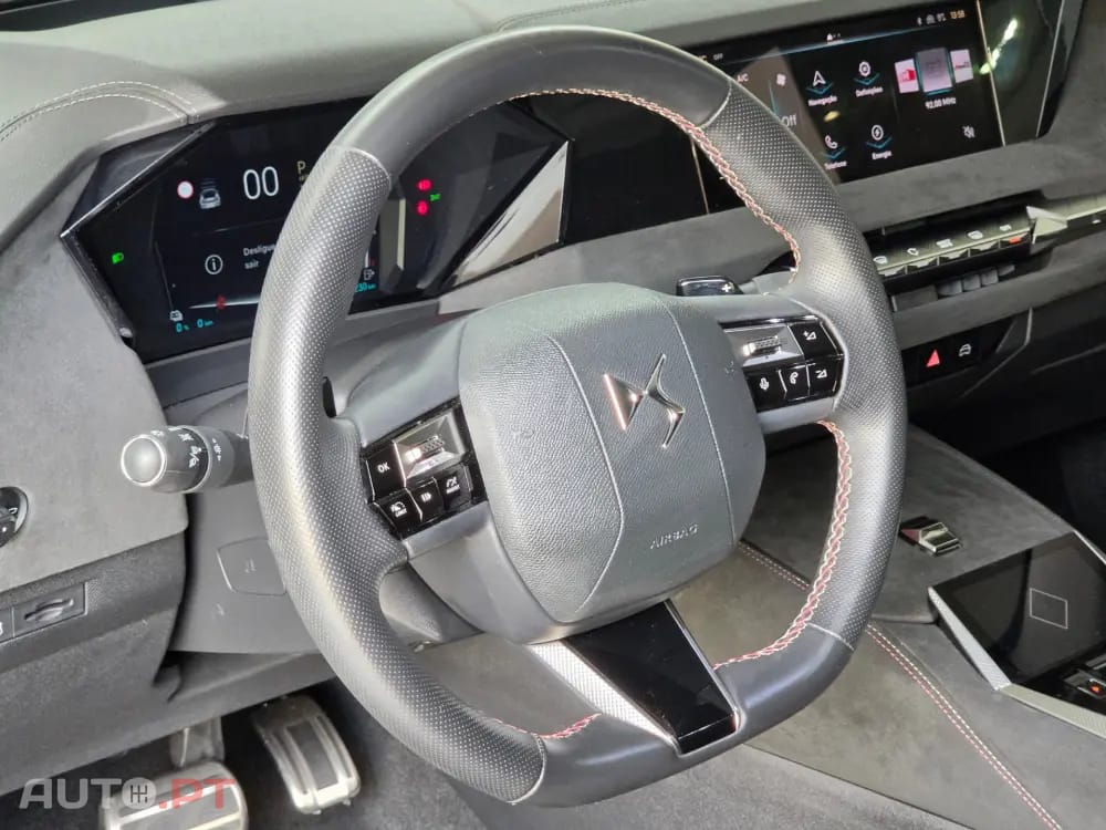 DS 4 E-TENSE 225 PERFORMANCE LINE+ — fotografia 24