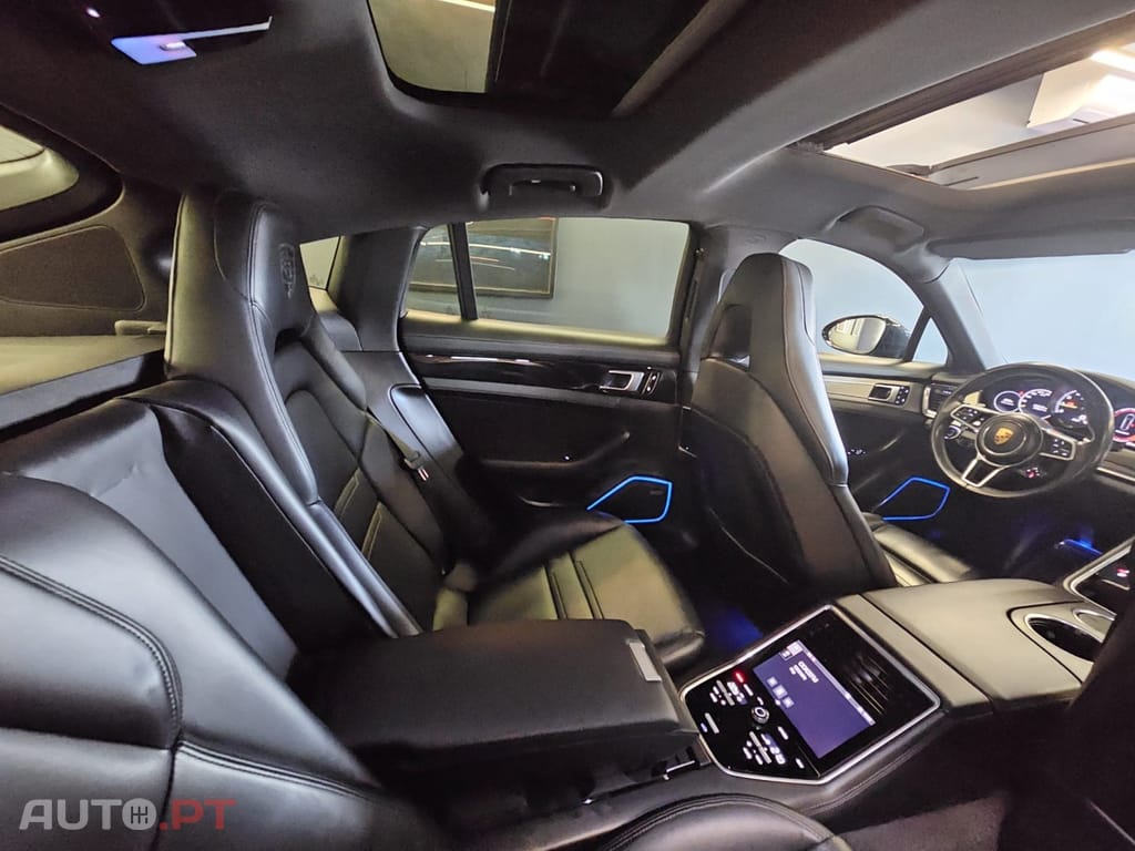 Porsche Panamera 4 E-Hybrid