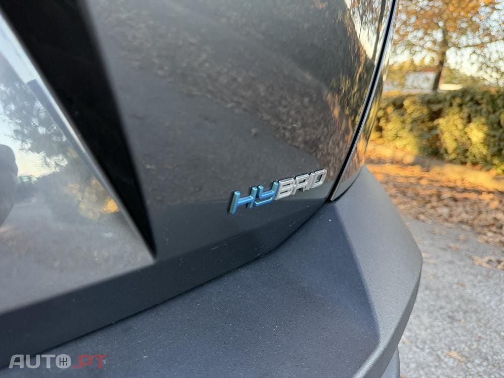 Peugeot 408 1.6 Hybrid Allure Pack e-EAT8