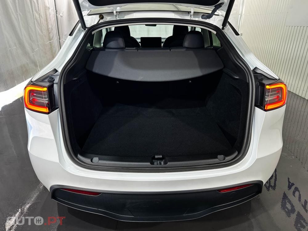 Tesla Model Y Long Range Dual Motor AWD