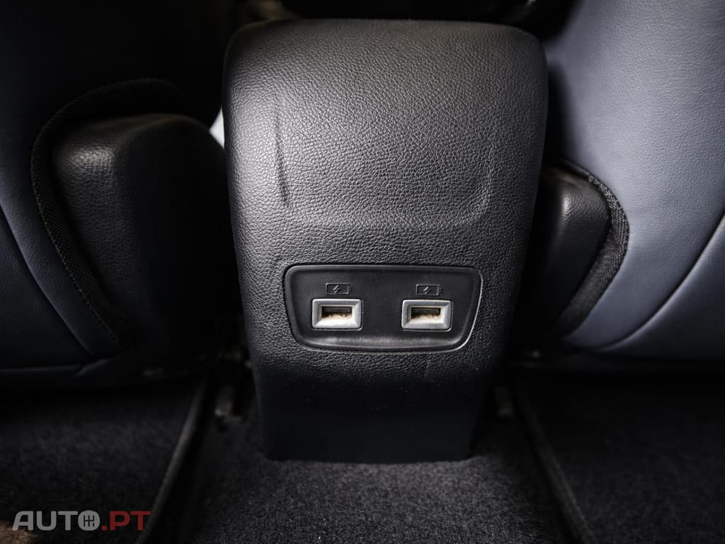 Peugeot E-2008 50 kWh Allure