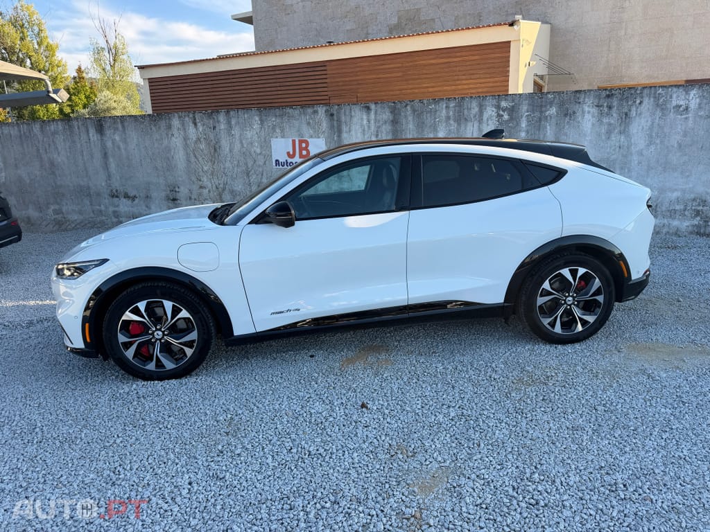 Ford Mustang Mach-E 98.7 kWh Premium AWD