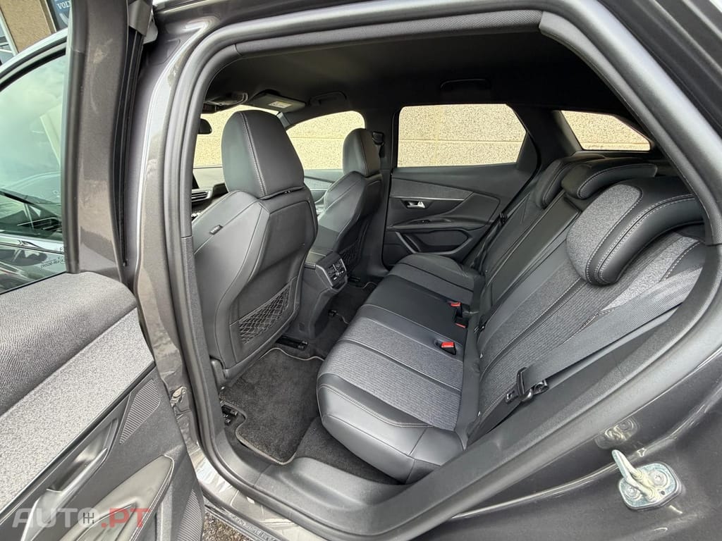 Peugeot 3008 1.6 HDi Allure J18