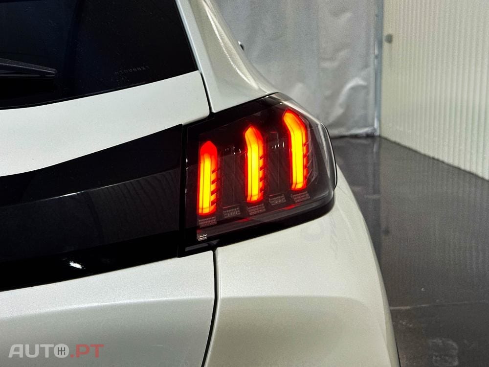 Peugeot E-208 50 kWh GT Pack