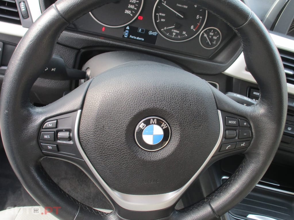 BMW 318 2.0 D Touring Luxury  Nacional 143 cv -Ano 2015 Nacional