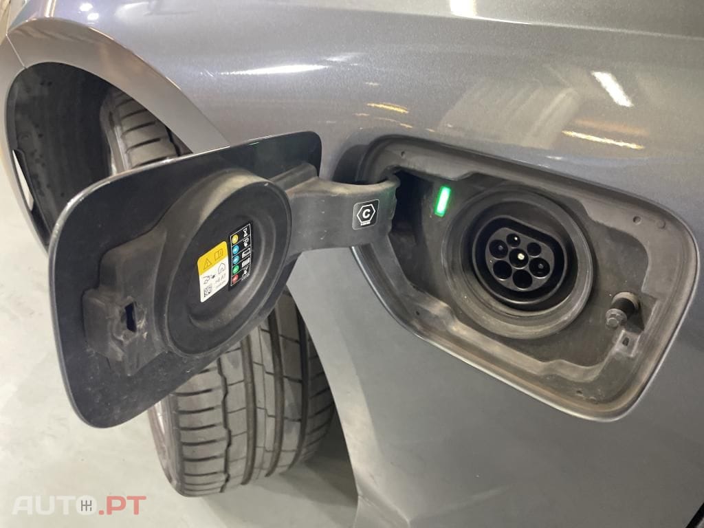 BMW 320 e Pack Essence Auto