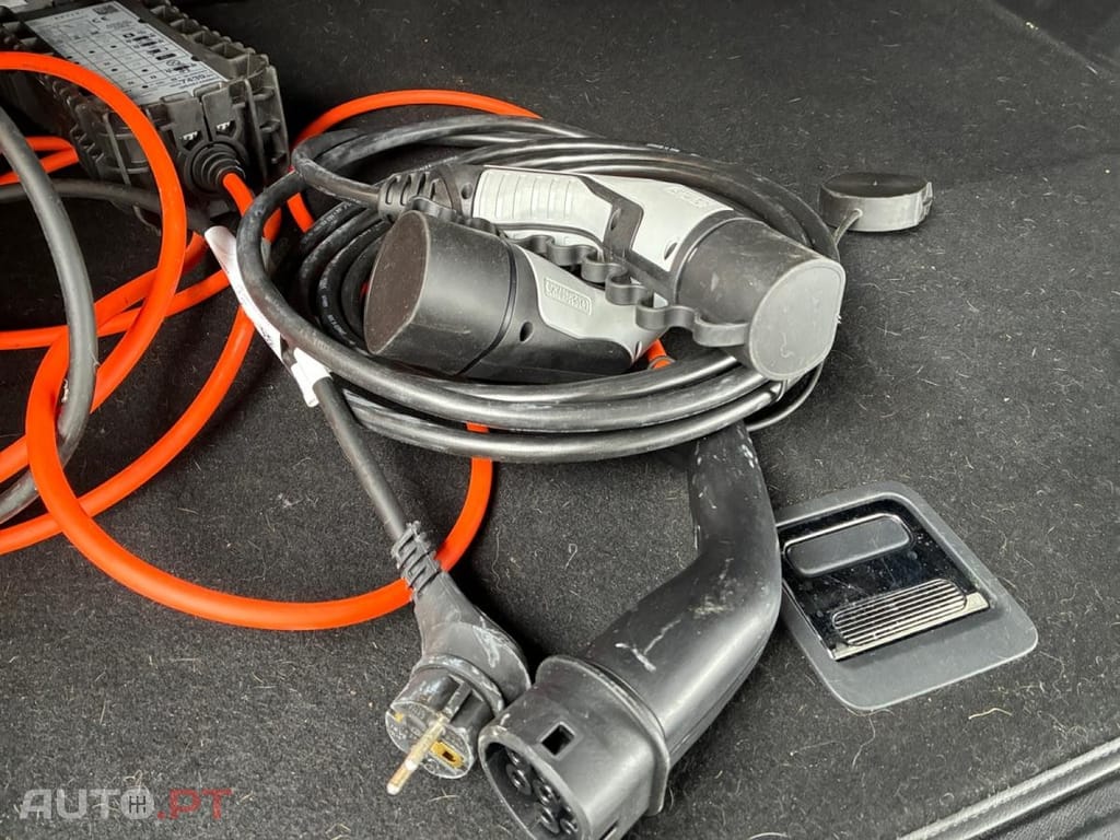 Peugeot 3008 1.6 Hybrid Allure Pack e-EAT8