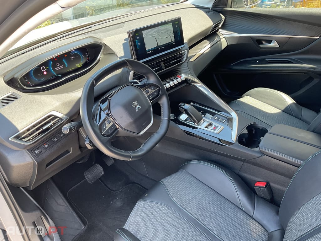 Peugeot 3008 1.6 Hybrid Allure e-EAT8