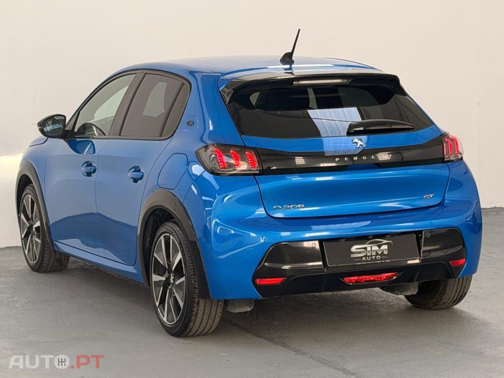 Peugeot E-208 GT