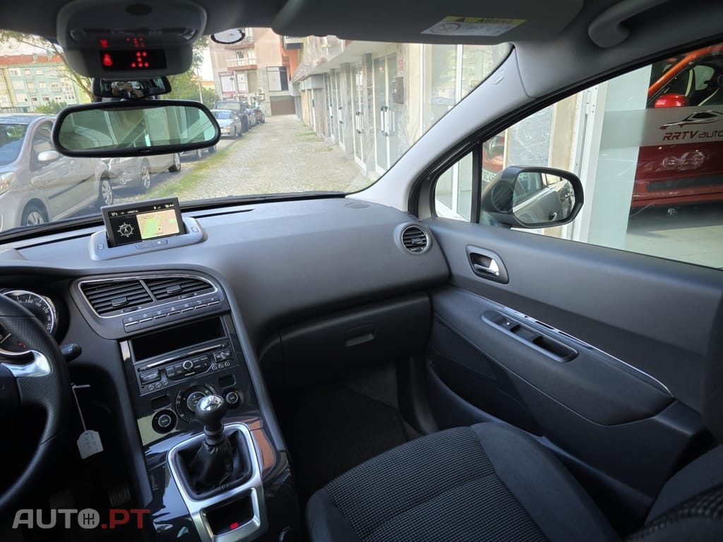 Peugeot 5008 1.6 BlueHDi Allure J17