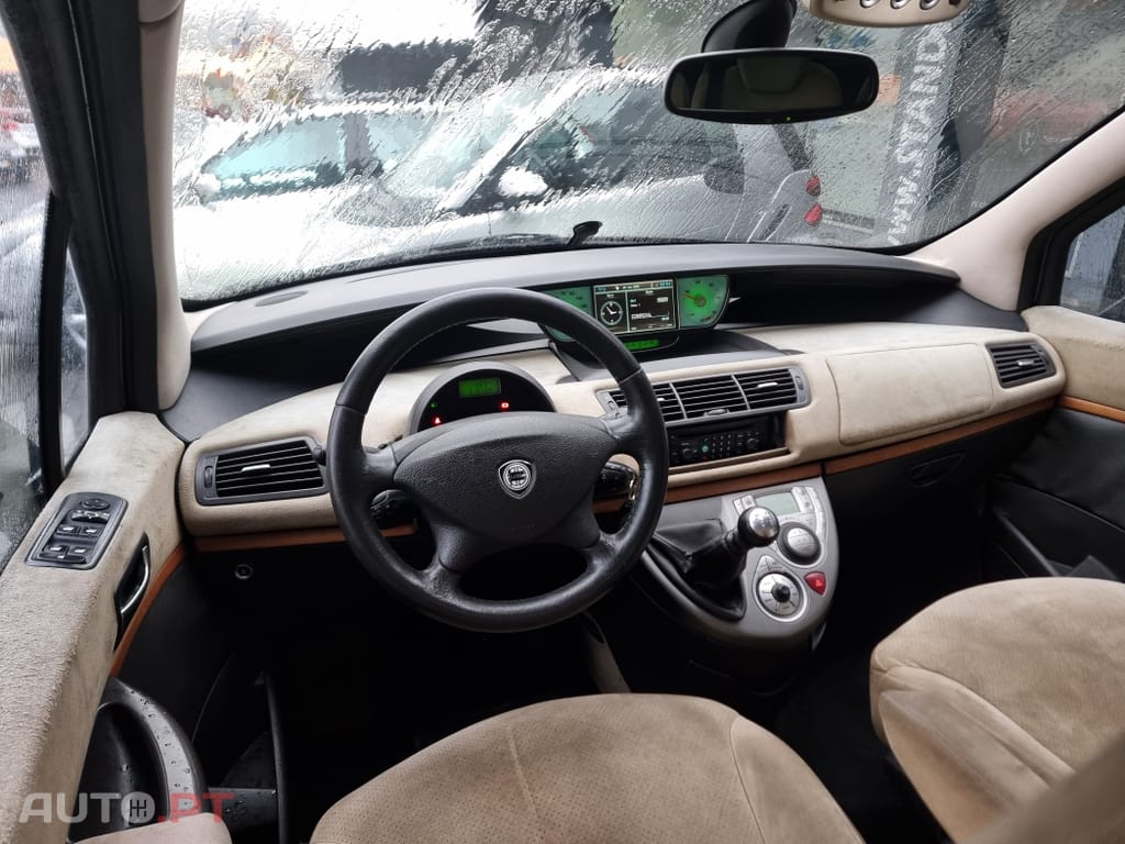 Lancia Phedra 2.2 JTD