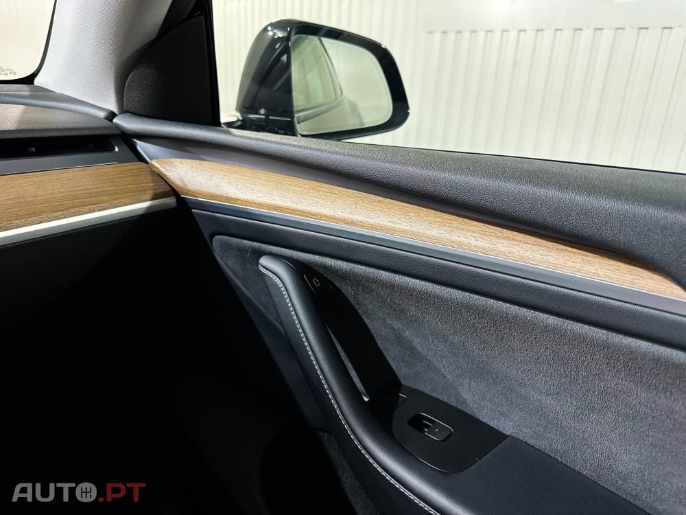 Tesla Model Y Long Range Dual Motor AWD
