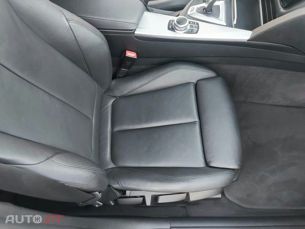 BMW 330 e iPerformance Line Luxury