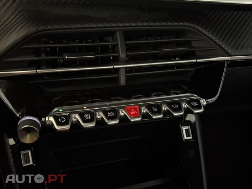 Peugeot E-2008 50 kWh Active