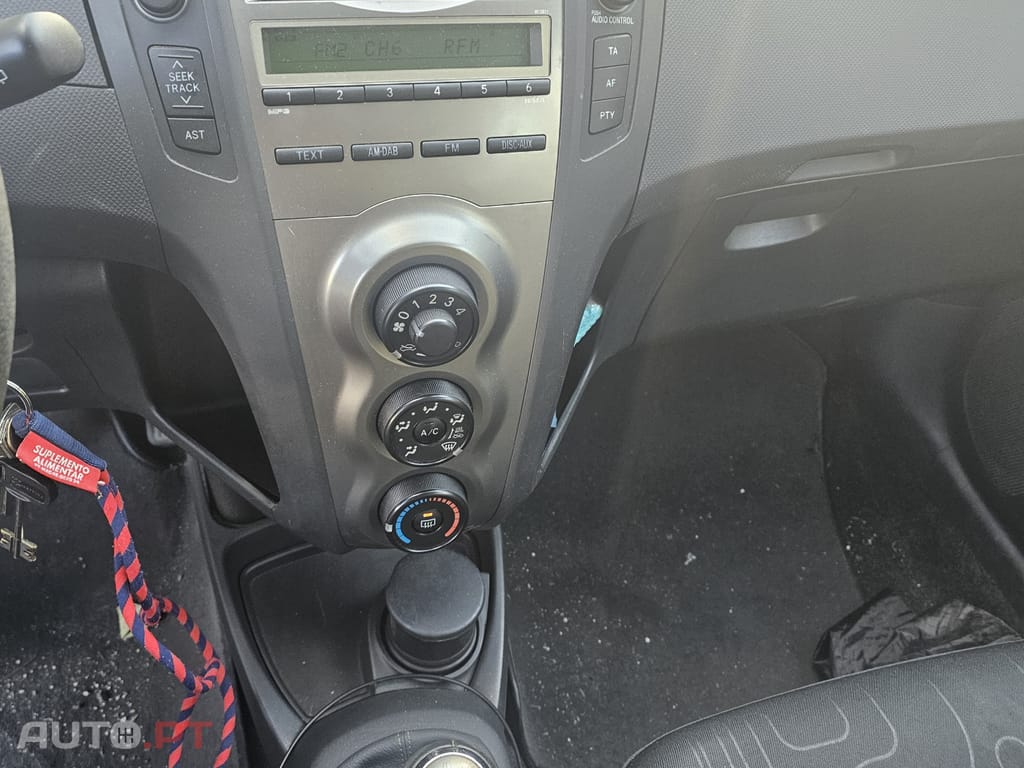 Toyota Yaris VTI comfort 1.0