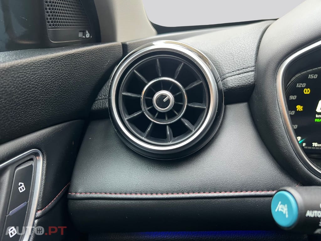 MG EHS PHEV Hybrid Luxury
