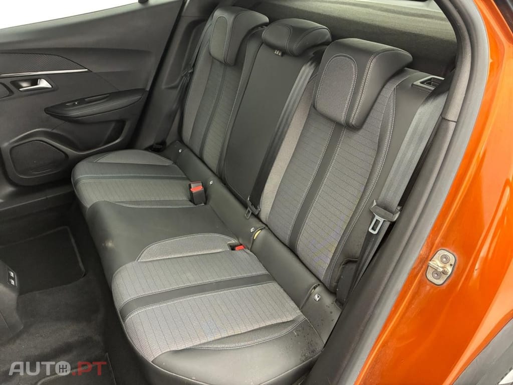 Peugeot 2008 1.2 PureTech Allure Pack