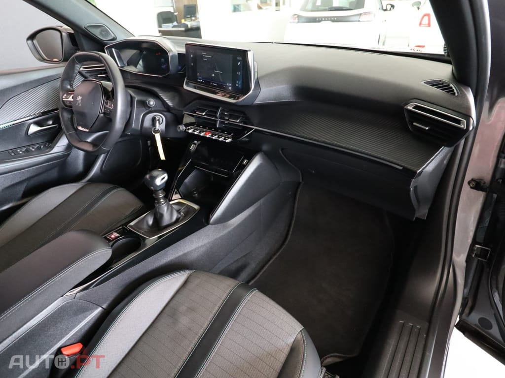 Peugeot 2008 1.2 PureTech Allure