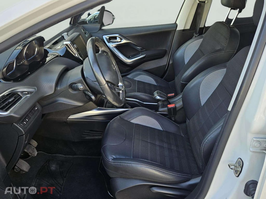 Peugeot 2008 1.2 PureTech Allure