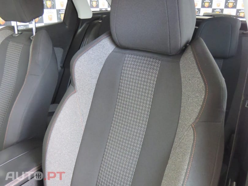 Peugeot 3008 1.5 BlueHDi Active