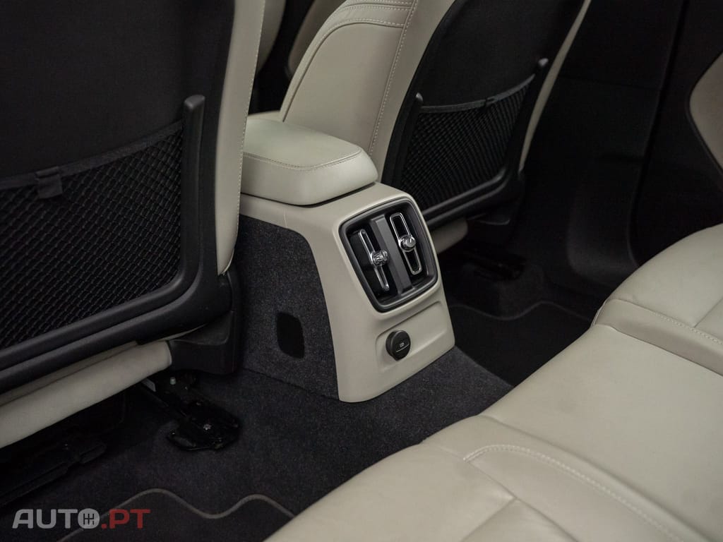 Volvo XC40 1.5 T4 PHEV Inscription Expression