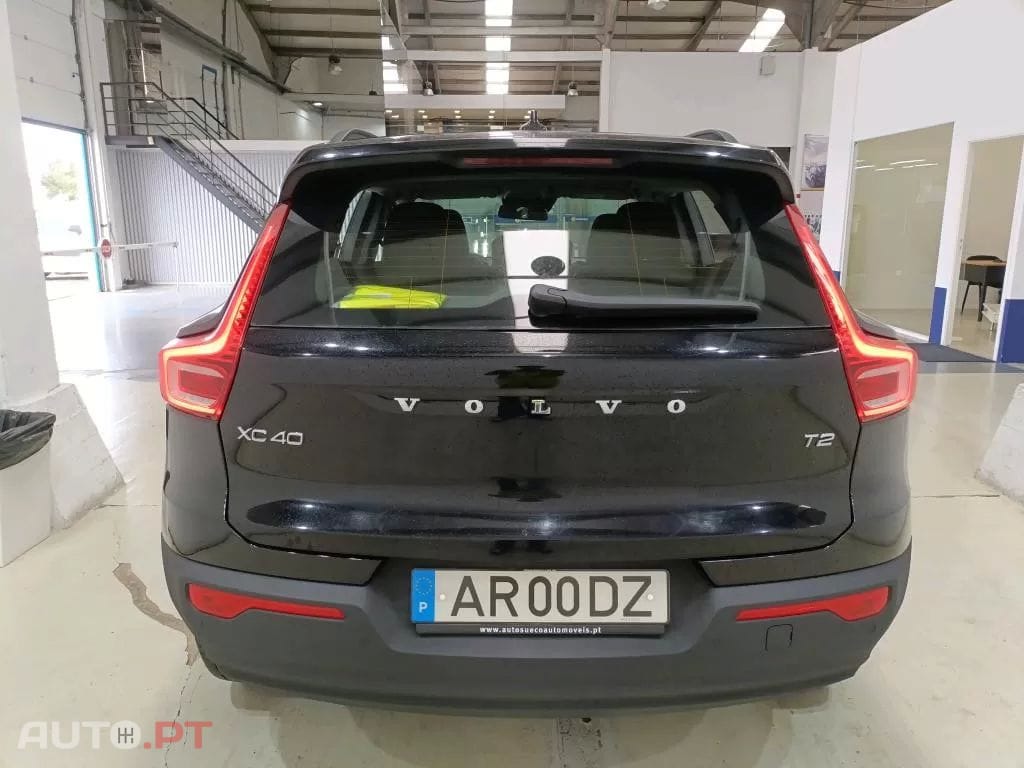 Volvo XC40 1.5 T2 Momentum Core