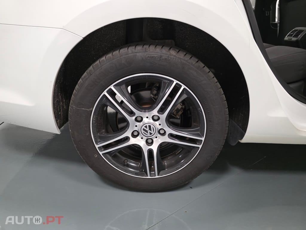 Volkswagen Golf 1.6 HDI CONFORTLINE