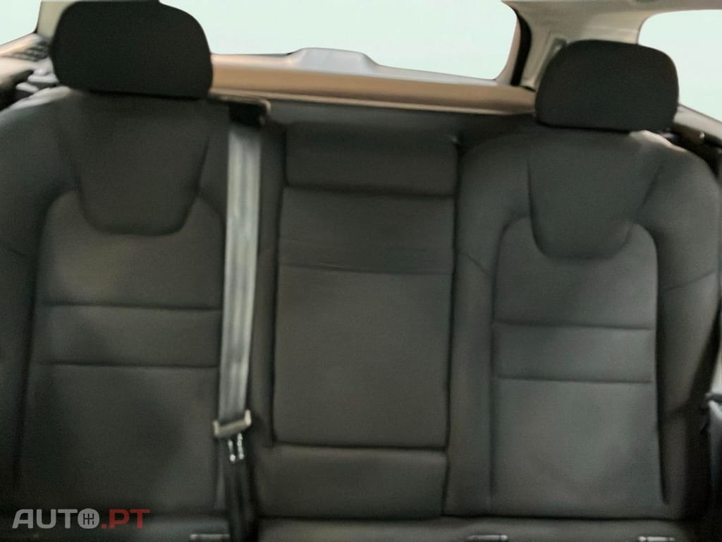 Volvo V60 2.0 B4 Momentum Plus Geartronic