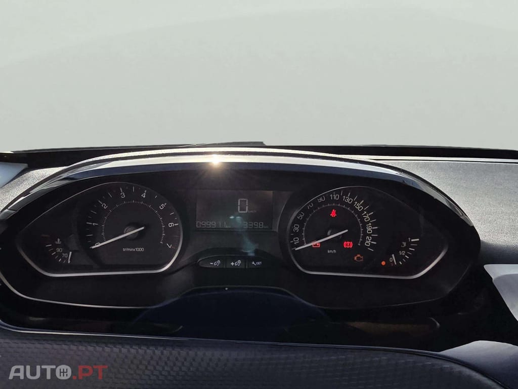 Peugeot 2008 1.2 PureTech Allure