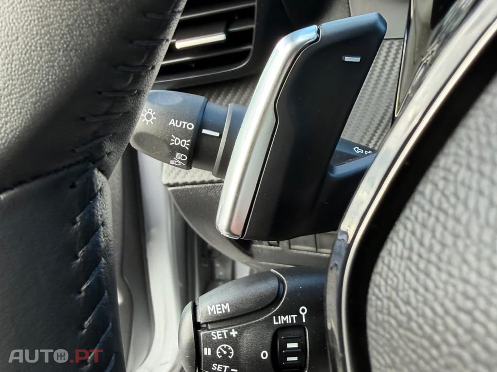 Peugeot 208 1.2 Hybrid Allure e-DCS6