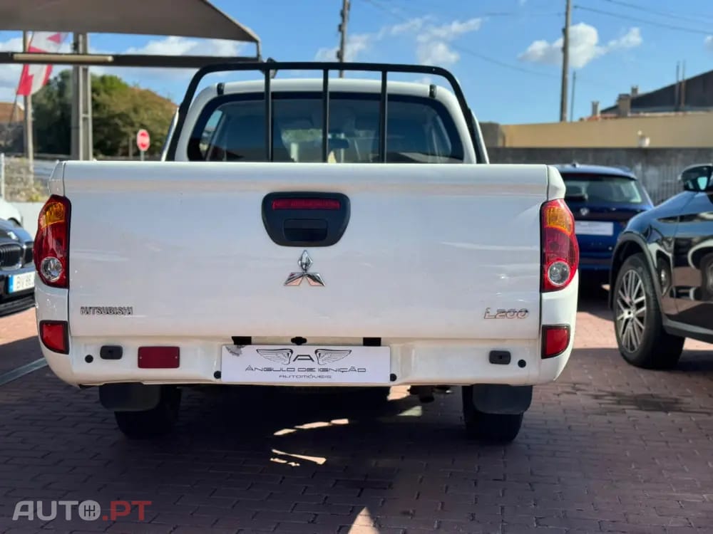 Mitsubishi L200 2.5 DI-D CD In.AC Low Rider 2WD