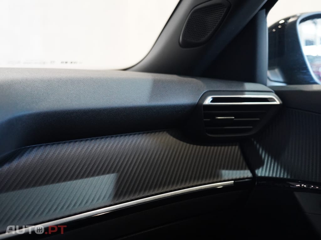 Peugeot 2008 1.2 PureTech Allure EAT8
