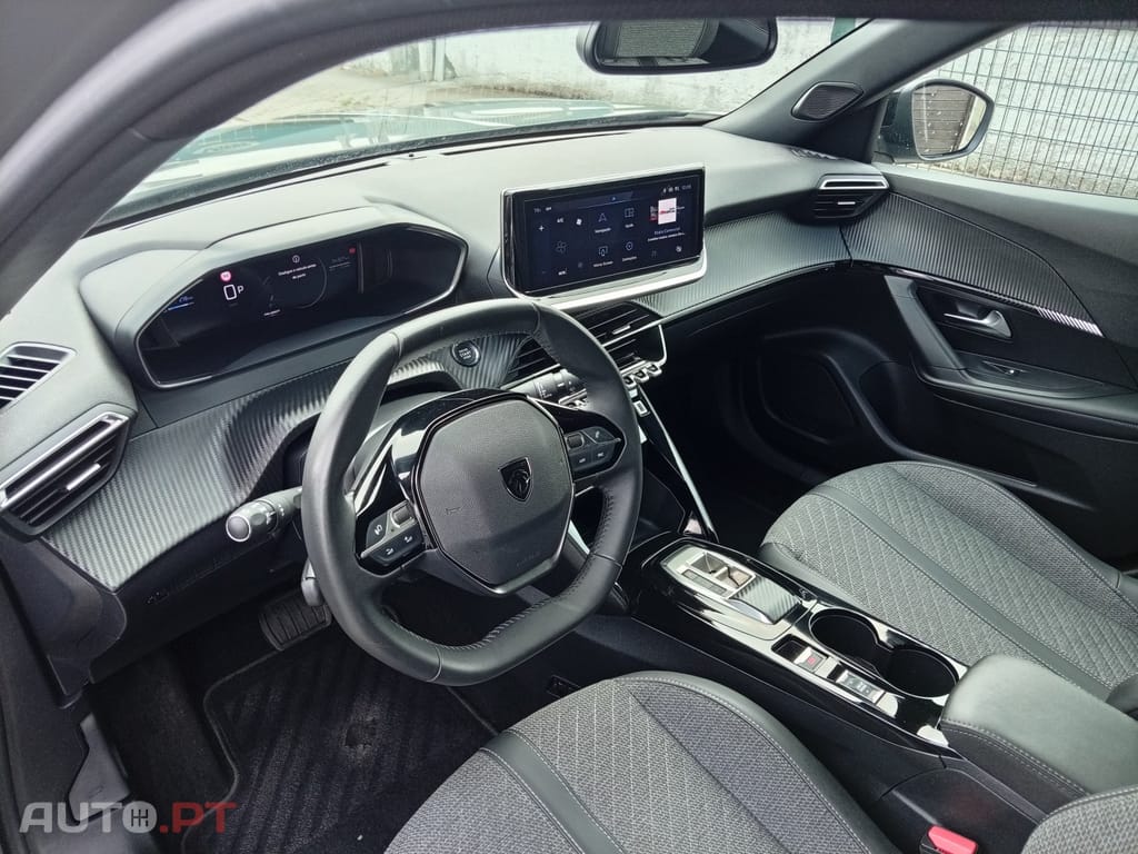 Peugeot E-2008 54 kWh GT