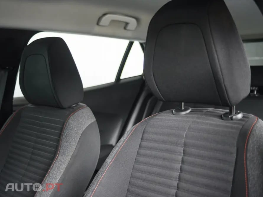 Peugeot 2008 PureTech 130 EAT8 Allure