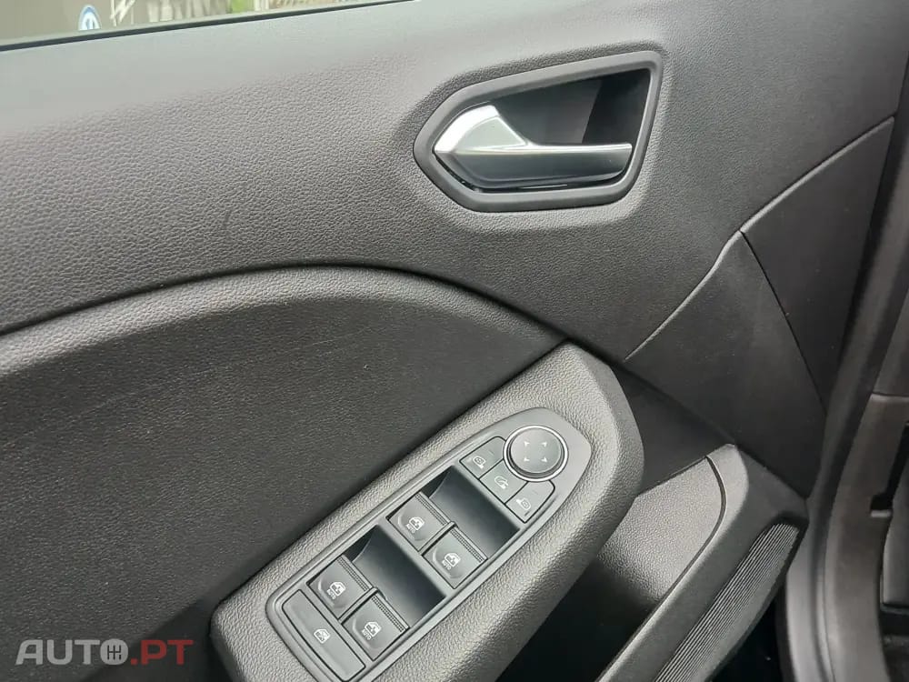 Renault Clio Outro