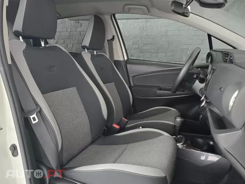 Toyota Yaris 1.5 HSD 20 Anos