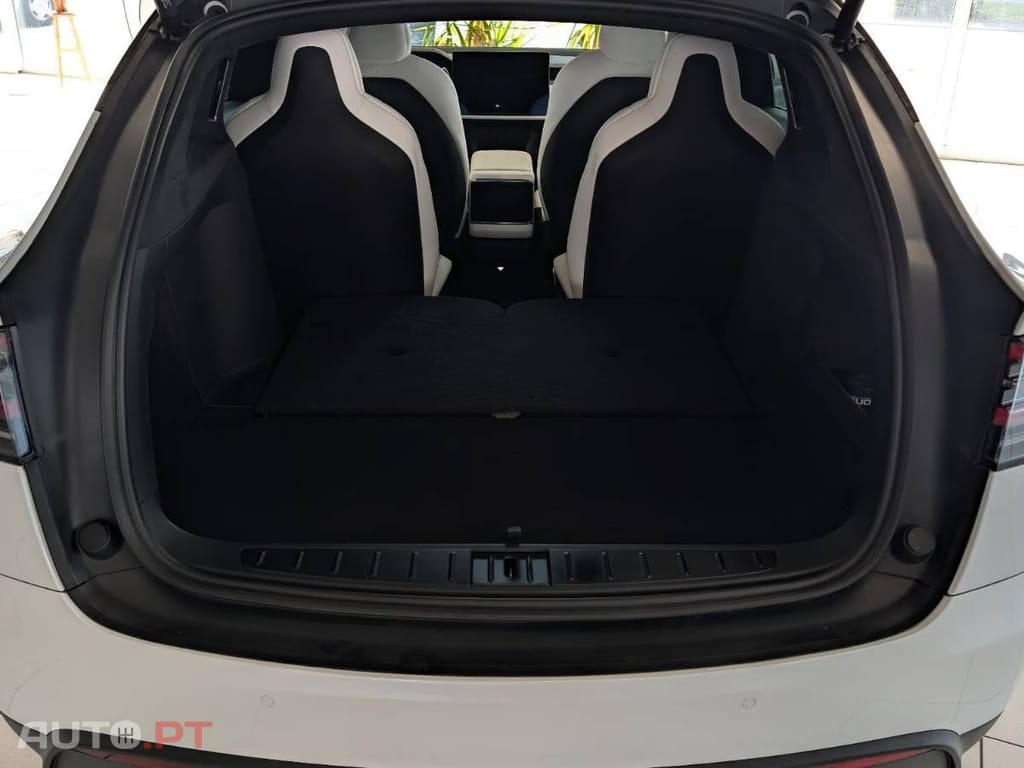 Tesla Model X Plaid AWD