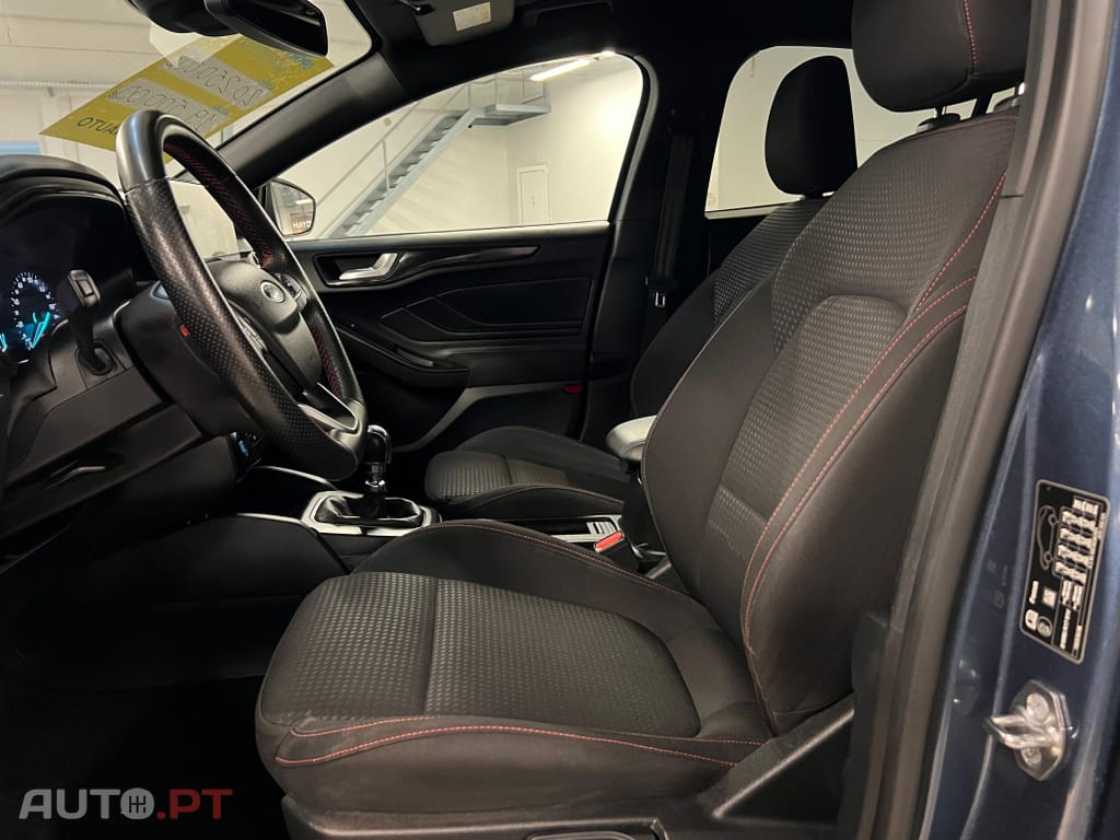 Ford Focus 1.0 EcoBoost MHEV ST-Line