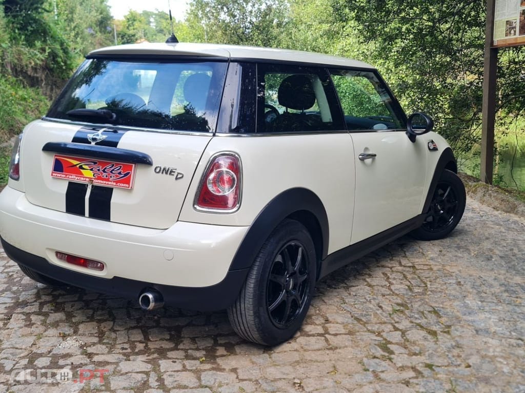 MINI Cooper Cooper D