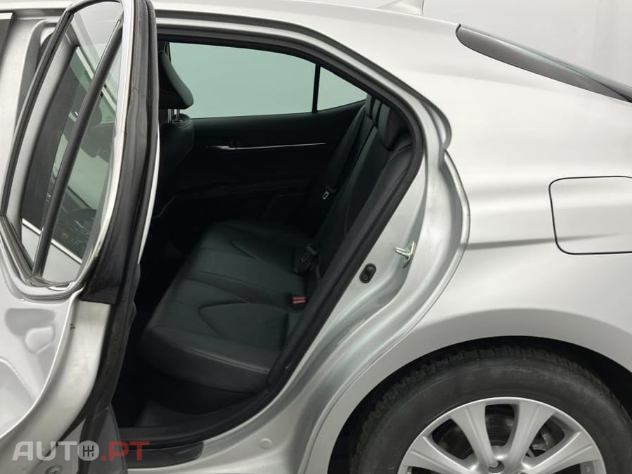 Toyota Camry 2.5 Hybrid Dynamic Business