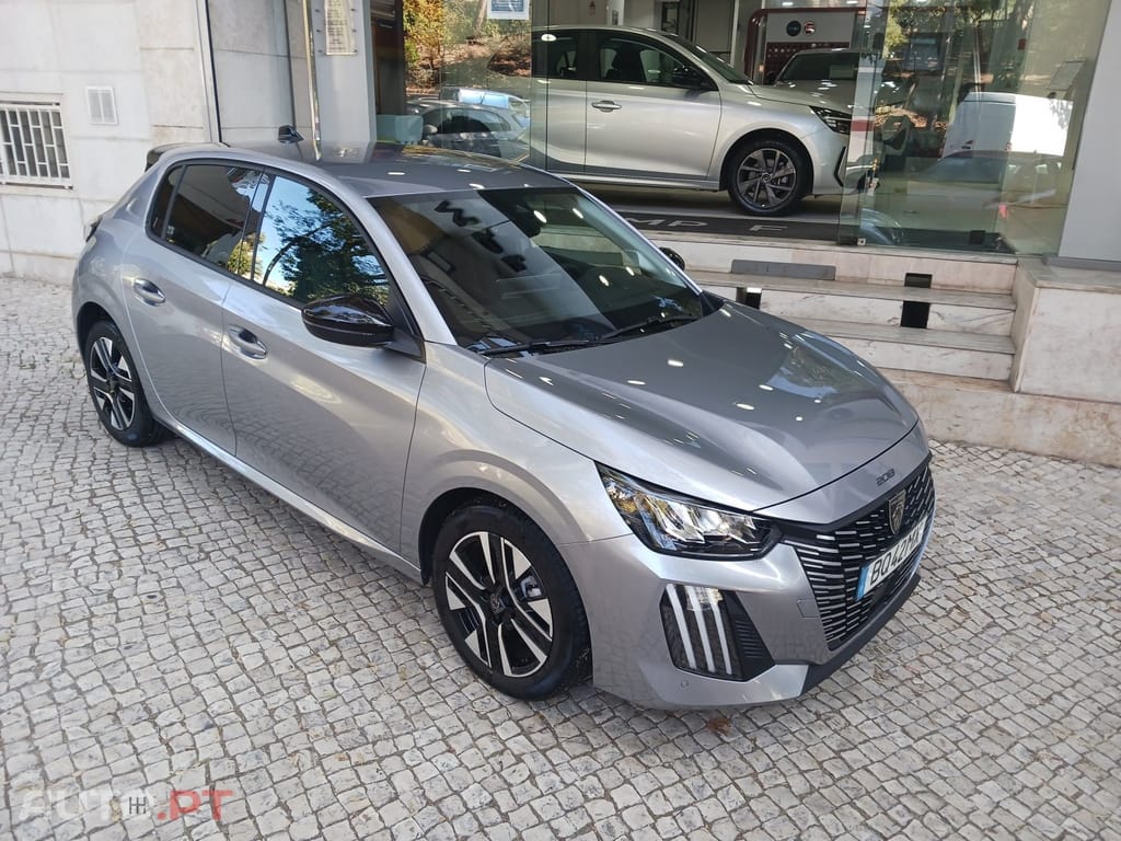 Peugeot 208 1.2 Hybrid Allure e-DCS6