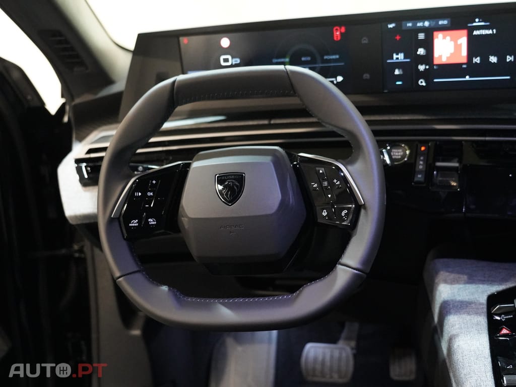 Peugeot 3008 1.2 Hybrid Allure e-DCS6