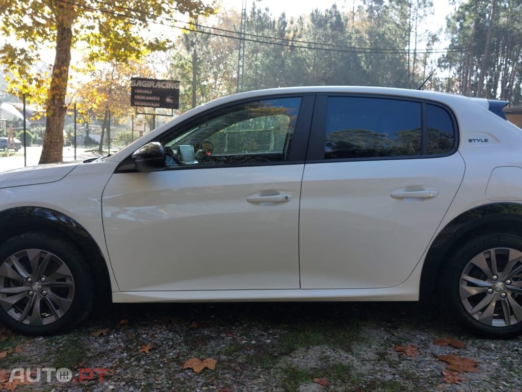 Peugeot E-208 50 kWh Style