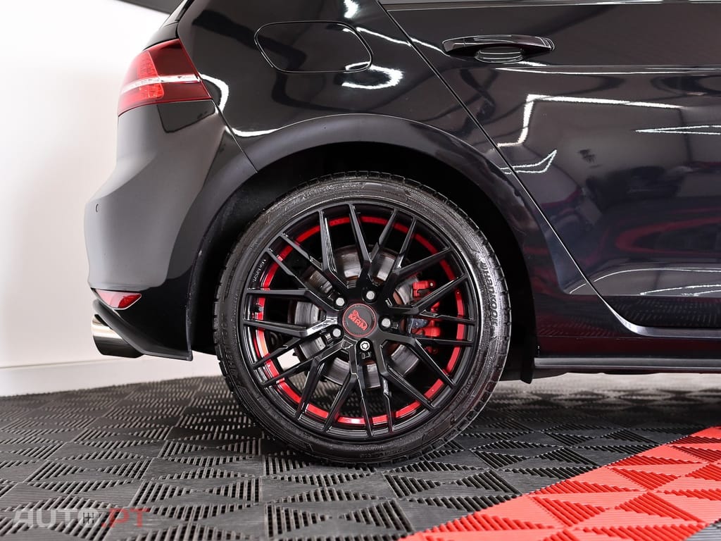 Volkswagen Golf 2.0 TSI GTI DSG