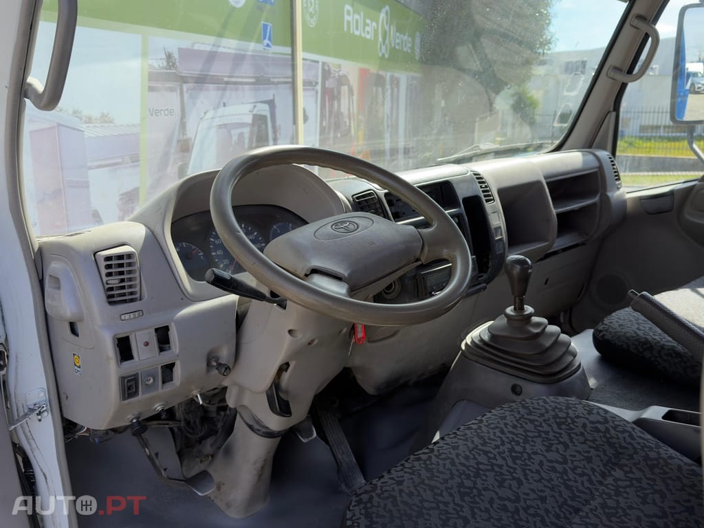 Toyota Dyna 7.5 T  GRUA + BASCULA