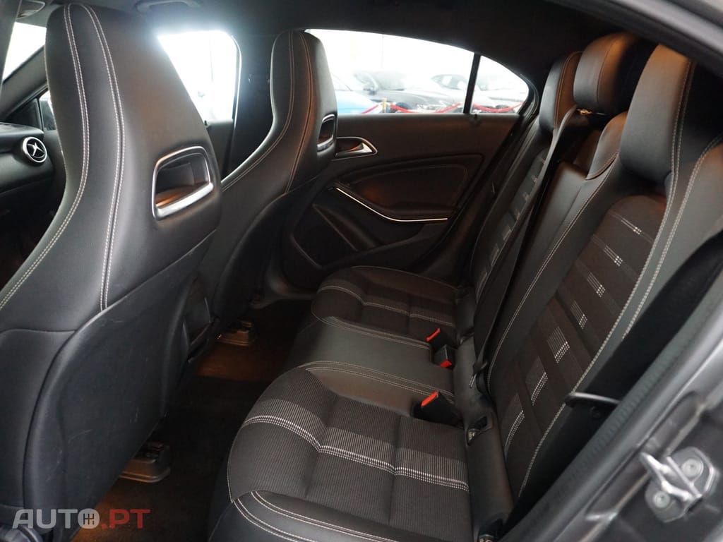 Mercedes-Benz A 180 (BlueEFFICIENCY) AMG Sport